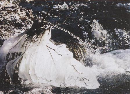 Bizarre Eisgebilde rückte der Meister mit seiner Story "Die Zwergenhöhle" prachtvoll ins Bild.